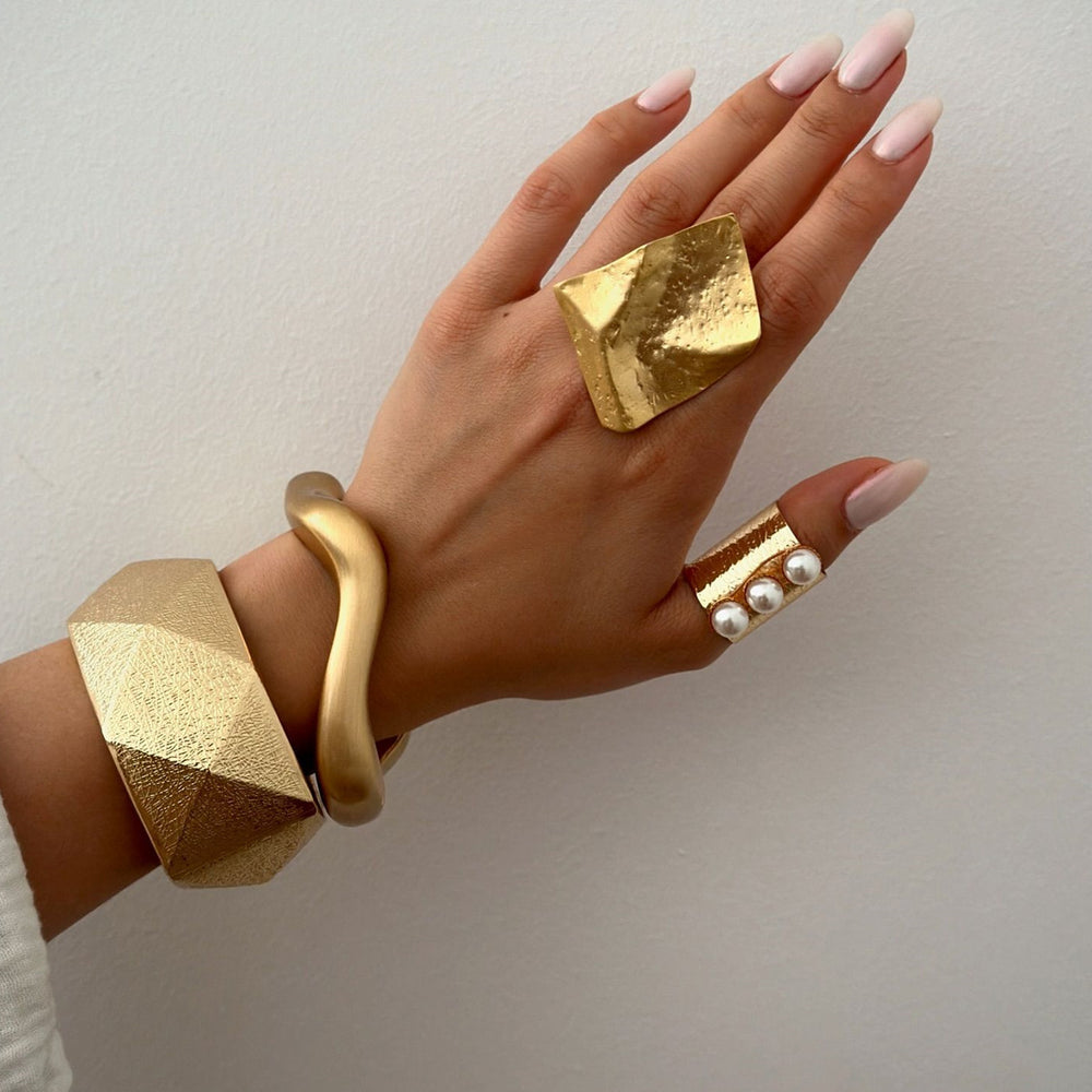 European and american cross-border e-commerce alloy jewelry ancient gold open bracelet niche alloy irregular bracelet jewelry wholesale