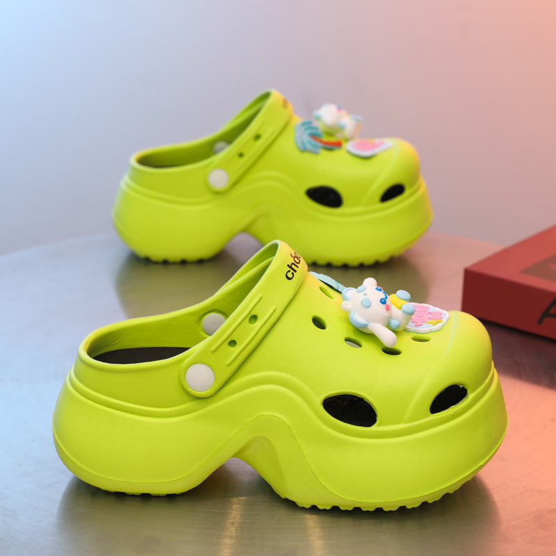 Thick-soled hole shoes women's new building block white rope heightening cute Internet celebrity beach cool slippers outer wear summer wholesale