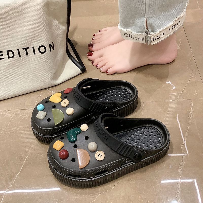Soft bottom, feeling like stepping on shit, ins cute cartoon clogs for women, summer outwear 2024new arrivalthick solenon-slip beach