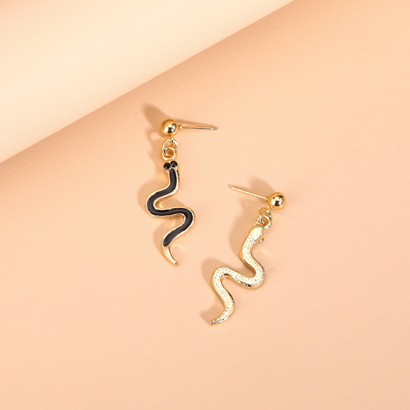 Wholesale autumn/winter earrings: european and american cross-border jewelry, women's unique fashion creative alloy enamel snake-shaped high-end earrings