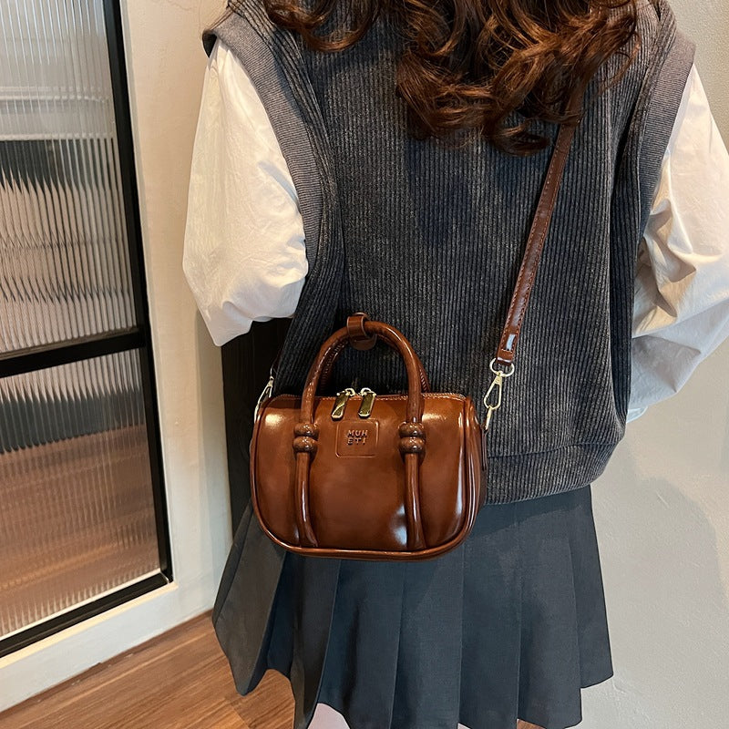 2025 autumn and winter new European and American retro new pendant mini sewing line PU waterproof advanced wholesale