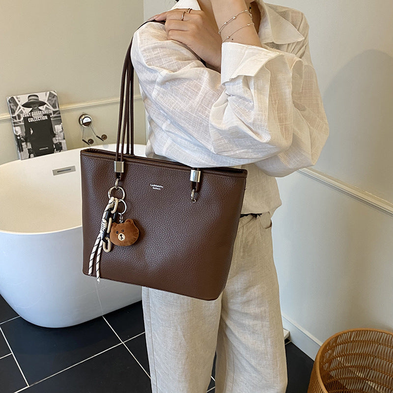 This year's trendy solid color women's bag: 2026 new fashion shoulder tote bag, versatile for commuting and casual use, women's handbag