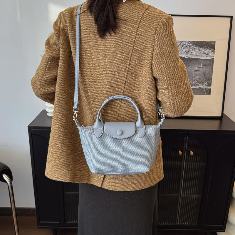 French fashion retro dumpling bag women's 2025 new simple texture shoulder bag versatile messenger bag mobile phone bag