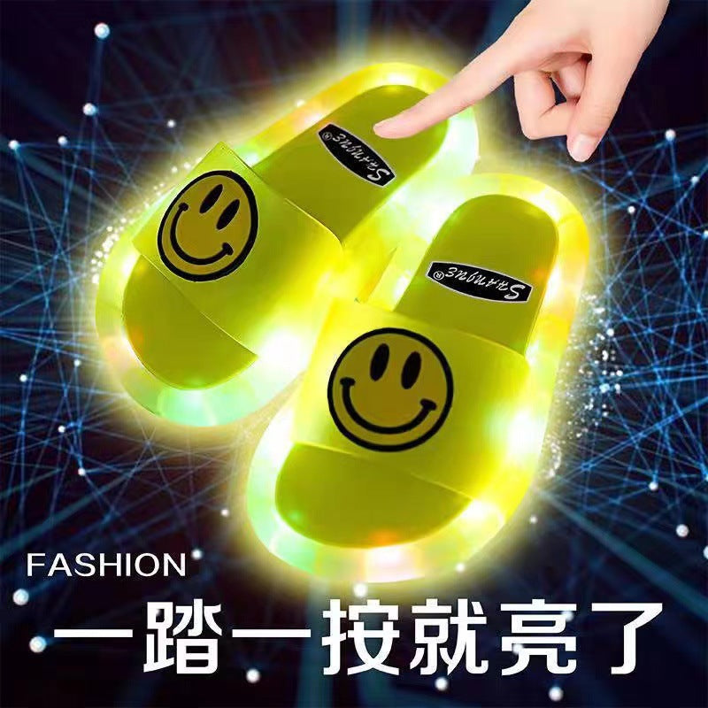 Kids' light-up jelly slippers - cute cartoon smiley face, indoor/outdoor one-strap sandals, comfortable & non-slip, wholesale
