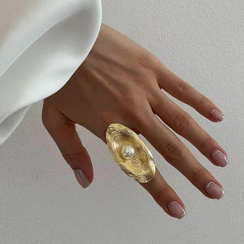 Wholesale statement rings: new cross-border e-commerce jewelry - unique irregular zinc alloy women's flower rings