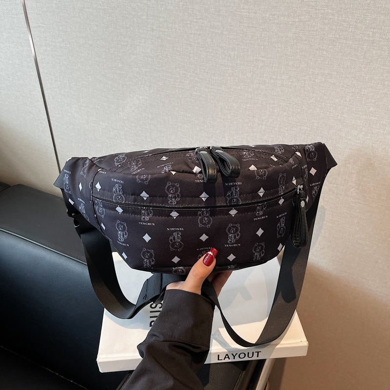 Foreign orders are popular this year, cute bear messenger bags for women's 2025 summer new large-capacity and lightweight chest bags and fanny packs.