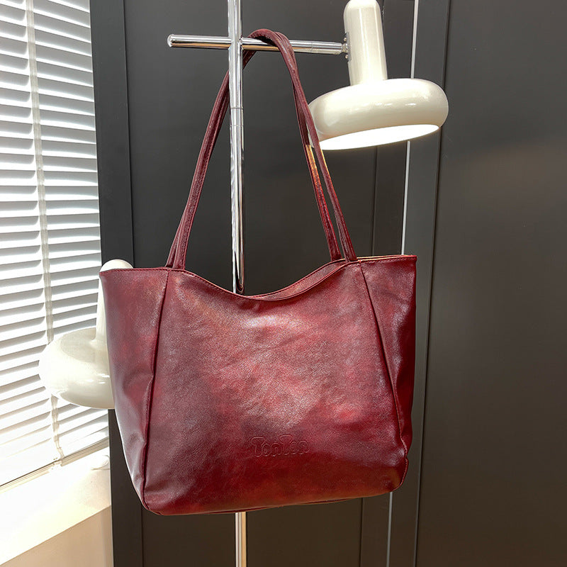 Retro style trend tote bag college students class commute armpit bag 2025 autumn and winter new shoulder portable women's bag