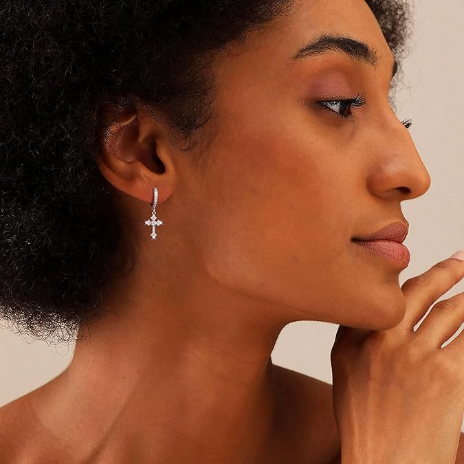 Copper plated with real gold, exquisite electroplating, super sparkling zircon earrings, versatile sweet and cool style, cross copper earrings, stylish style