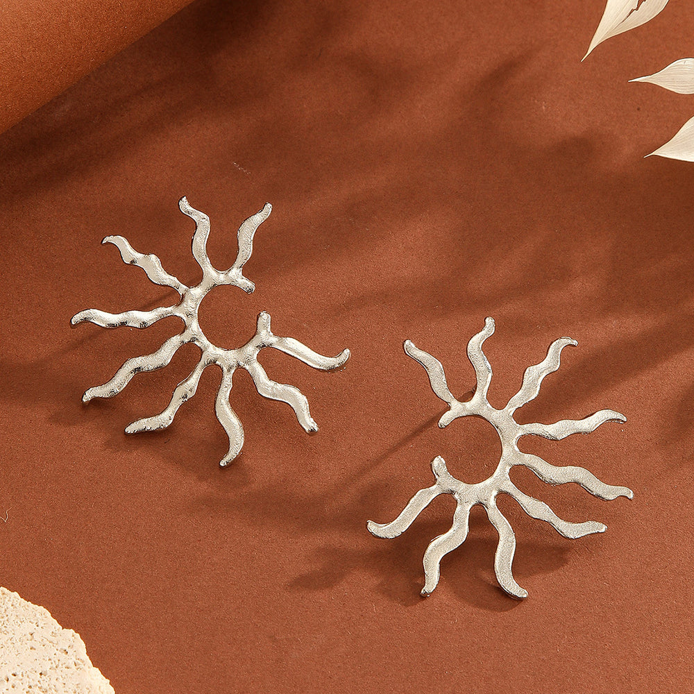 Wholesale sunflower earrings - european & american style, geometric alloy jewelry, women's niche light luxury retro dangle earrings, hollow-out earrings