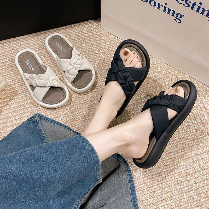 Women's summer slippers 2025 new fashion casual french style soft sole non-slip crossover maternity sandals flat trendy slides