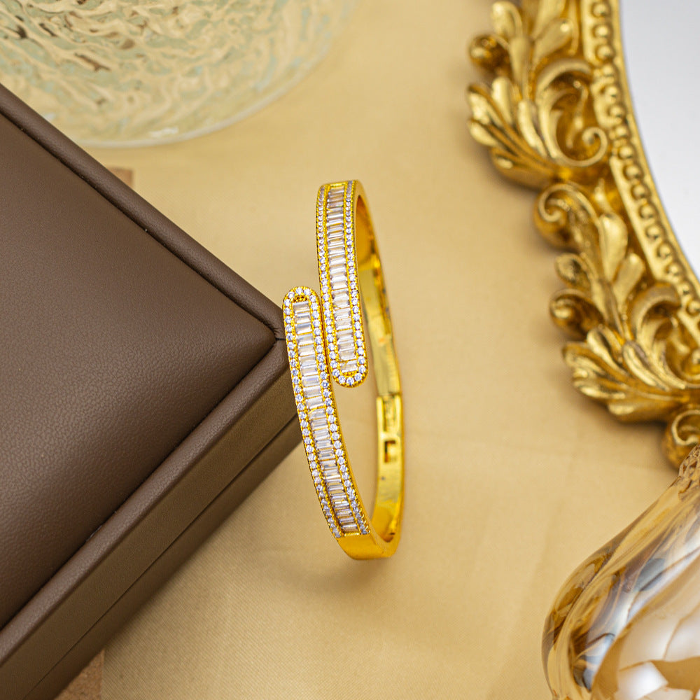 Bracelet female titanium steel fashion non-fading copper inlaid zirconium bracelet niche high-end fashion elegant jewelry wholesale hand jewelry