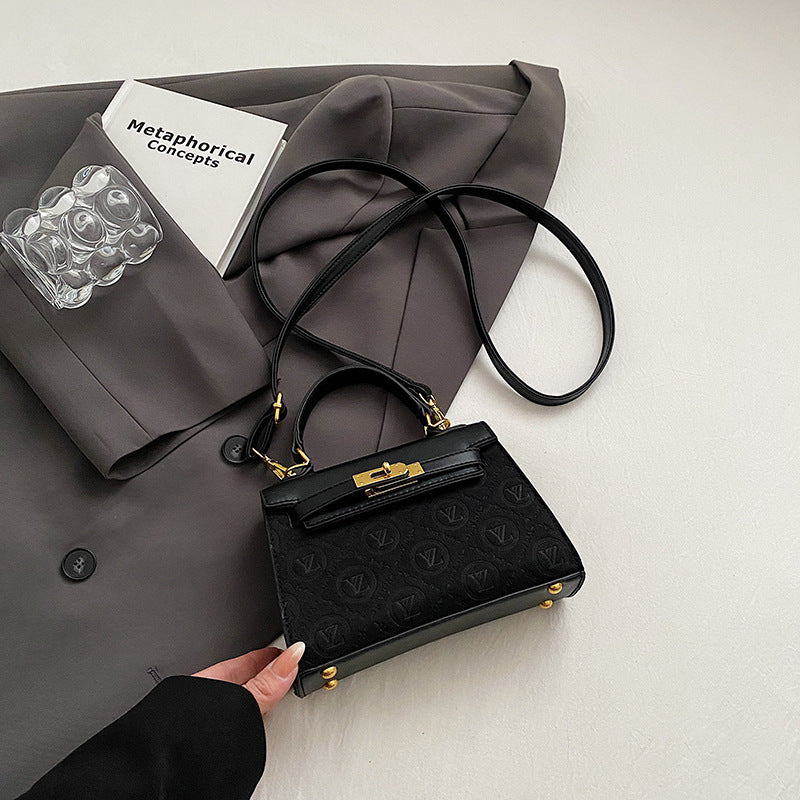 Retro classic bag women's 2025 spring and summer new fashion embossed shoulder messenger bag high-end portable Kelly bag