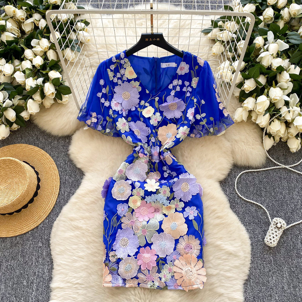 High-end women's summer dress - french vintage v-neck lantern sleeve, heavily embroidered mesh, cinched waist, puff sleeve dress