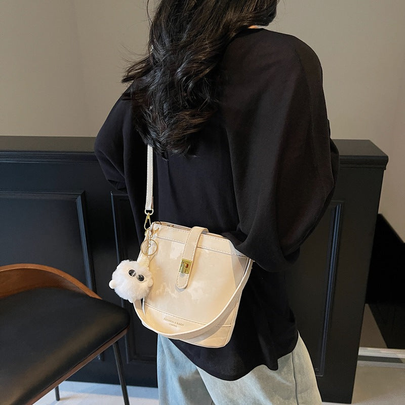 Simple casual hand bucket bag 2025 spring new Korean version trendy shoulder bag premium messenger bag