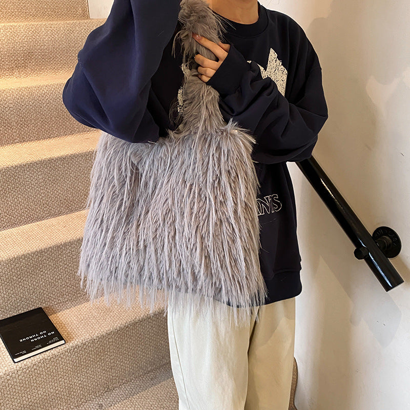 Cross-border European and American fashion plush portable bucket bag women's bag 2025 new winter niche beaded shoulder messenger bag