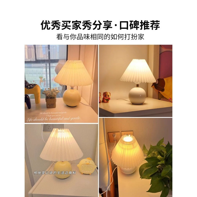 Table lamp bedside lamp pleated girl bedroom night lamp Nordic Internet celebrity ins decorative ceramic atmosphere lamp 1