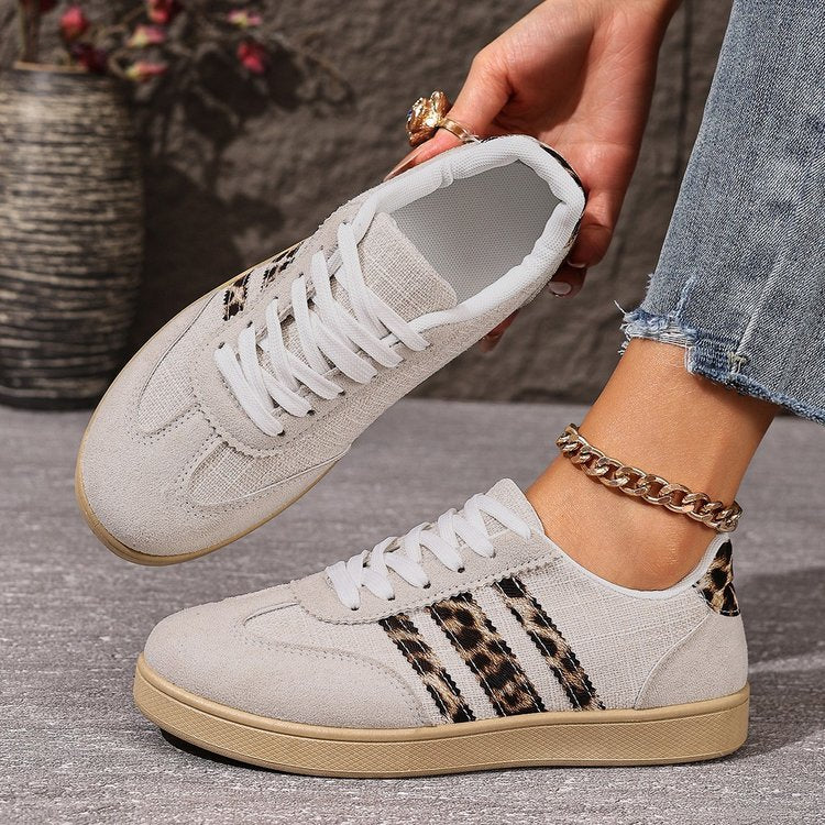 autumn new arrival: women's plus-size casual flats for cross-border e-commerce. wholesale available. dropshipping to  and . (price difference: $0.67)