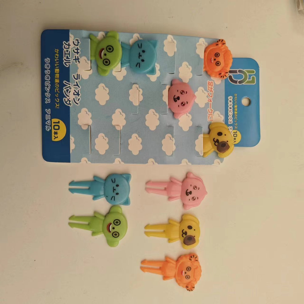 Japanese cartoon fruit picks creative children's food forks cake forks cute animal dessert forks plastic fruit forks