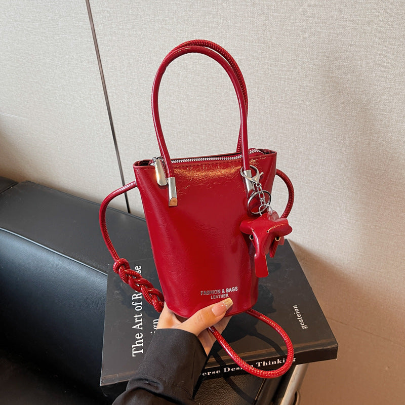 High-end niche bucket bag versatile women's bag new popular fashion shoulder messenger bag Korean simple handbag