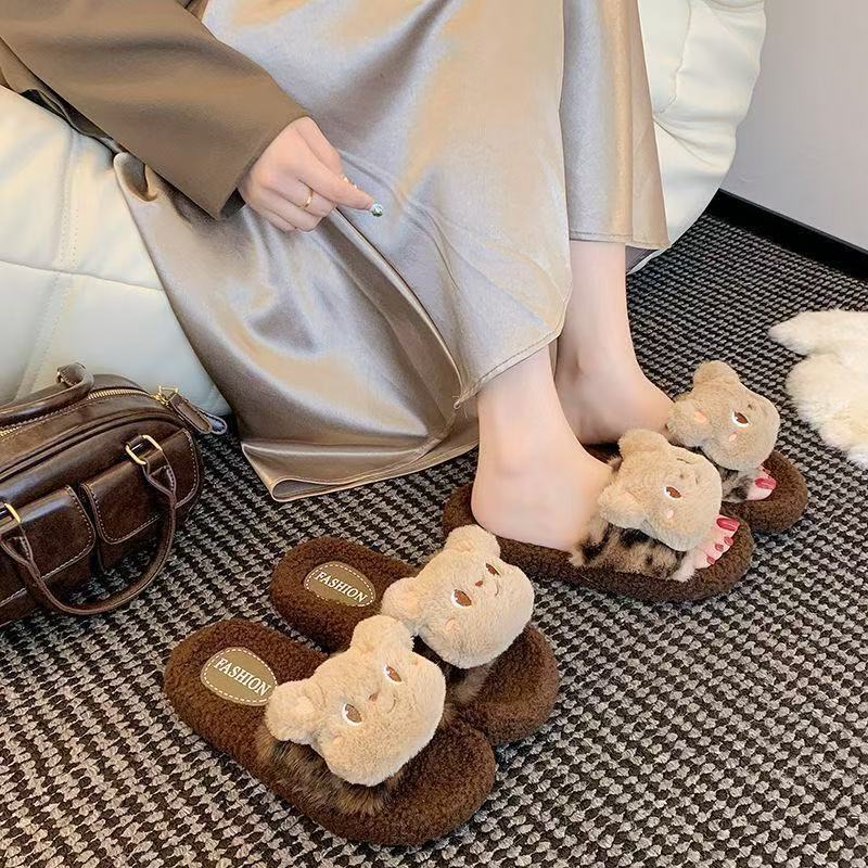 Cute leopard print bear fuzzy slippers for women, new 2025 autumn/winter collection, non-slip indoor home slippers, wholesale cotton slippers for supermarkets