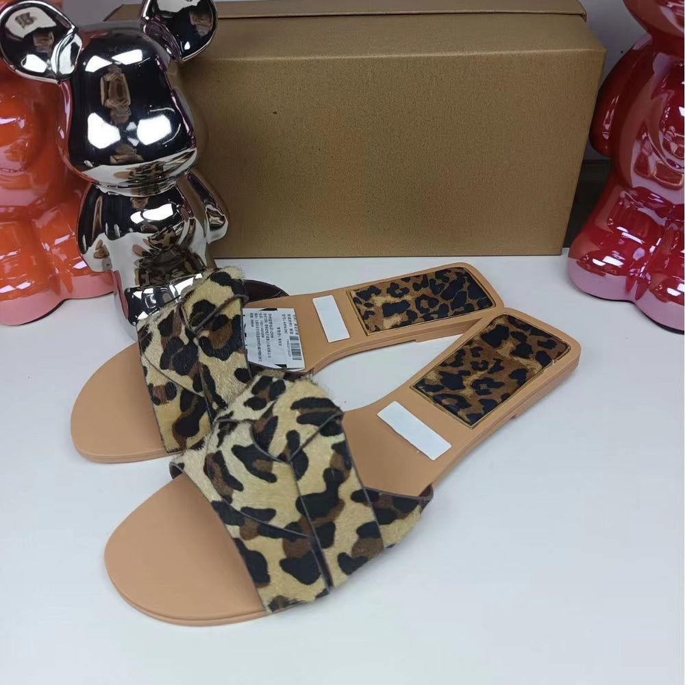 Za 2024 spring new women's square toe crossover flat sandals - minimalist, versatile, and perfect for everyday wear