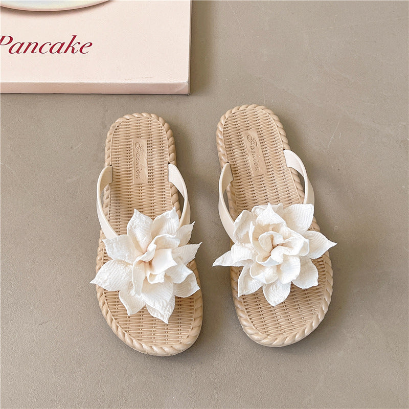 Trendy floral flip-flops for women - summer new arrivals, versatile thong sandals, non-slip beach slippers - wholesale