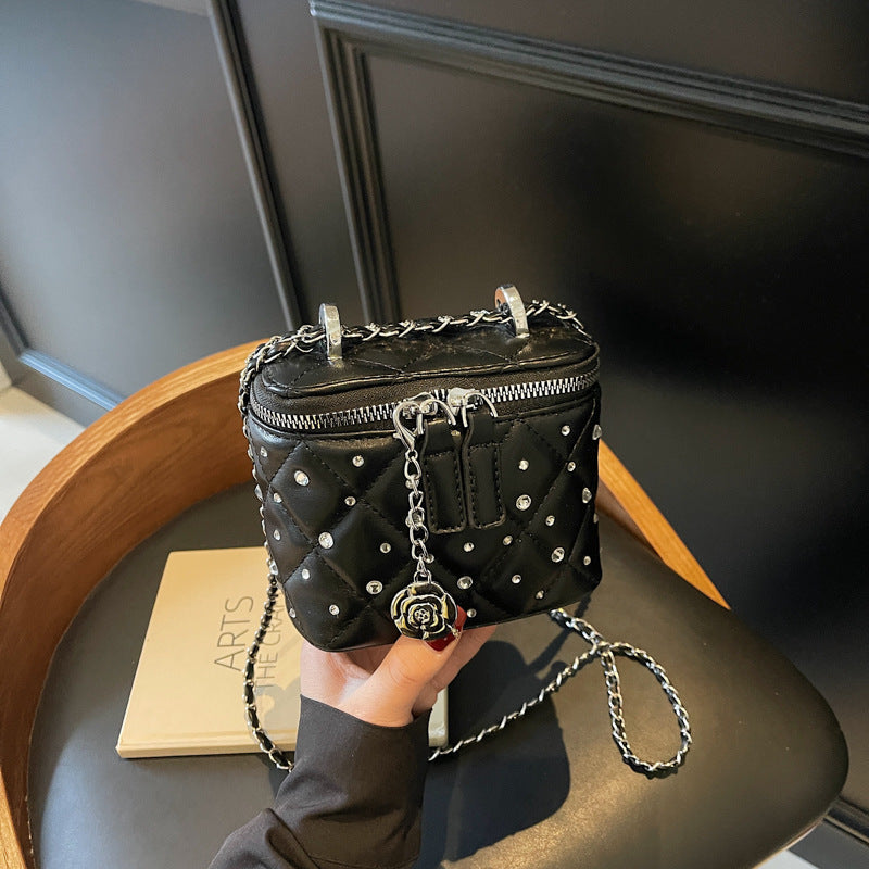 Korean version of fashionable Xiaoxiangfeng diamond chain bag women's 2025 new box small square bag premium versatile messenger bag