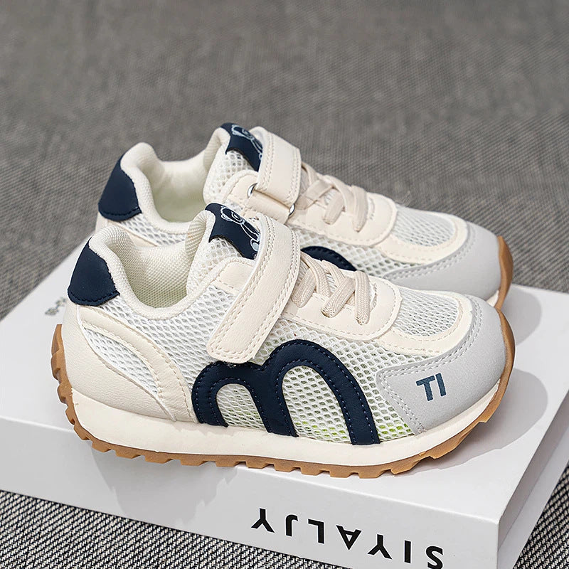 summer new kids' soft-soled sneakers: boys' anti-slip athletic shoes, lightweight running shoes for mid-to-large children, and aglet shoes