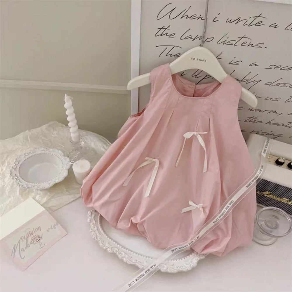 Summer sleeveless sweet romper for baby girls, lightweight outfit for infants and toddlers, elegant first birthday dress, cute bodysuit for outdoor wear