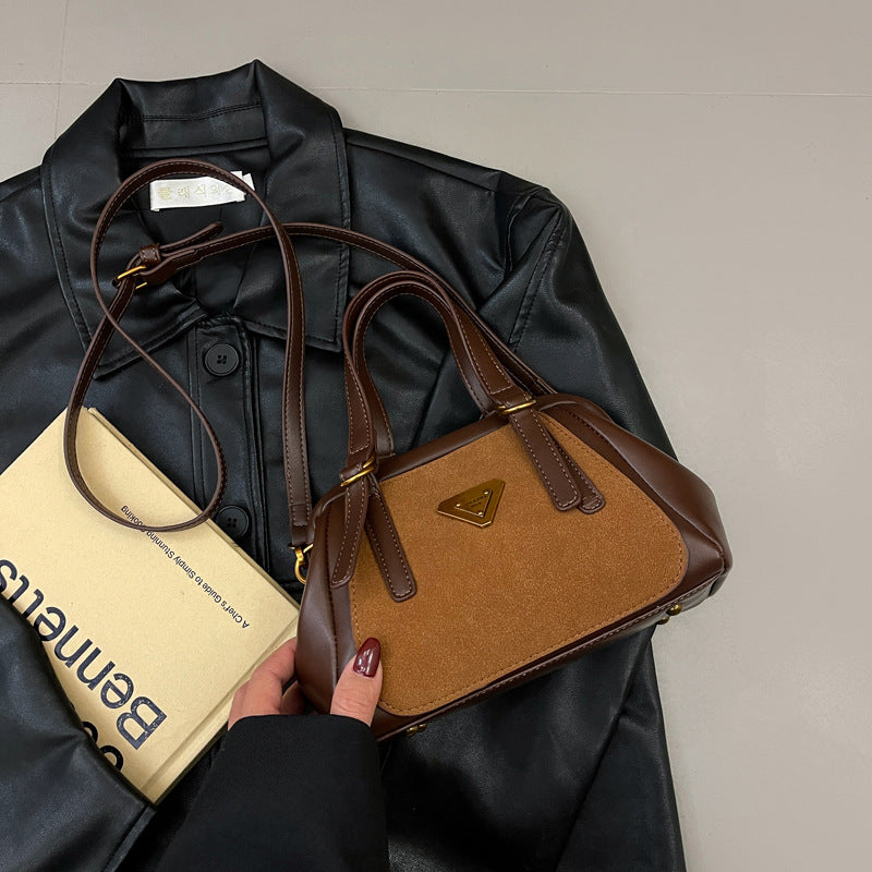 Retro portable bowling bag women's 2025 new winter shoulder bag high-end fashion versatile messenger bag