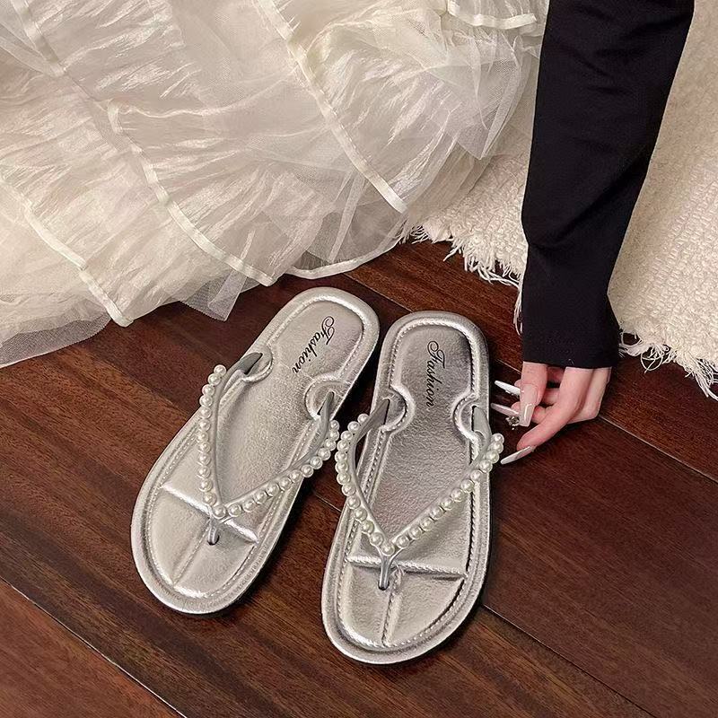 Women's flip-flops summer 2025 new pearl flat sandals outdoor soft sole fashion beach shoes wholesale