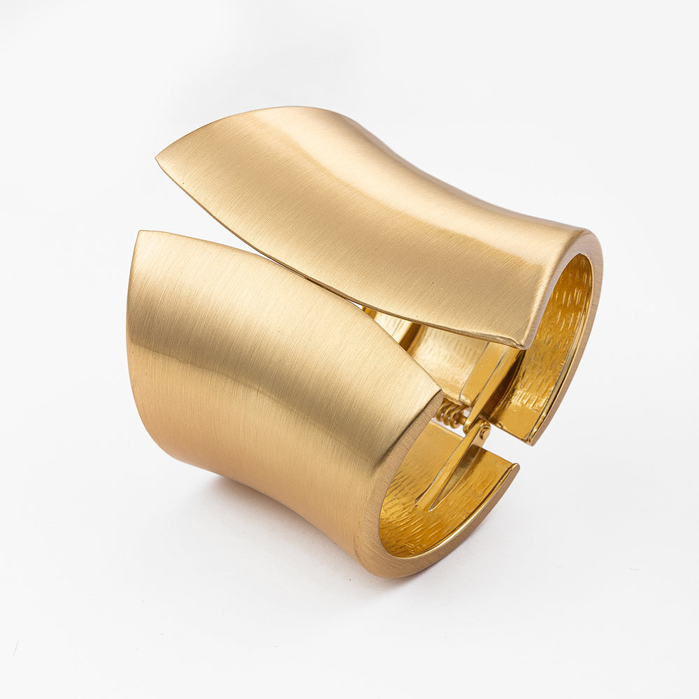 Fashion cross-border e-commerce jewelry fashion asymmetrical alloy glossy bracelet exaggerated wide spring opening bracelet for women