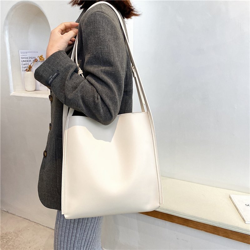 Shoulder bag women's retro large-capacity tote bag new foreign style women's bag Korean version fashion shopping bag popular armpit bag