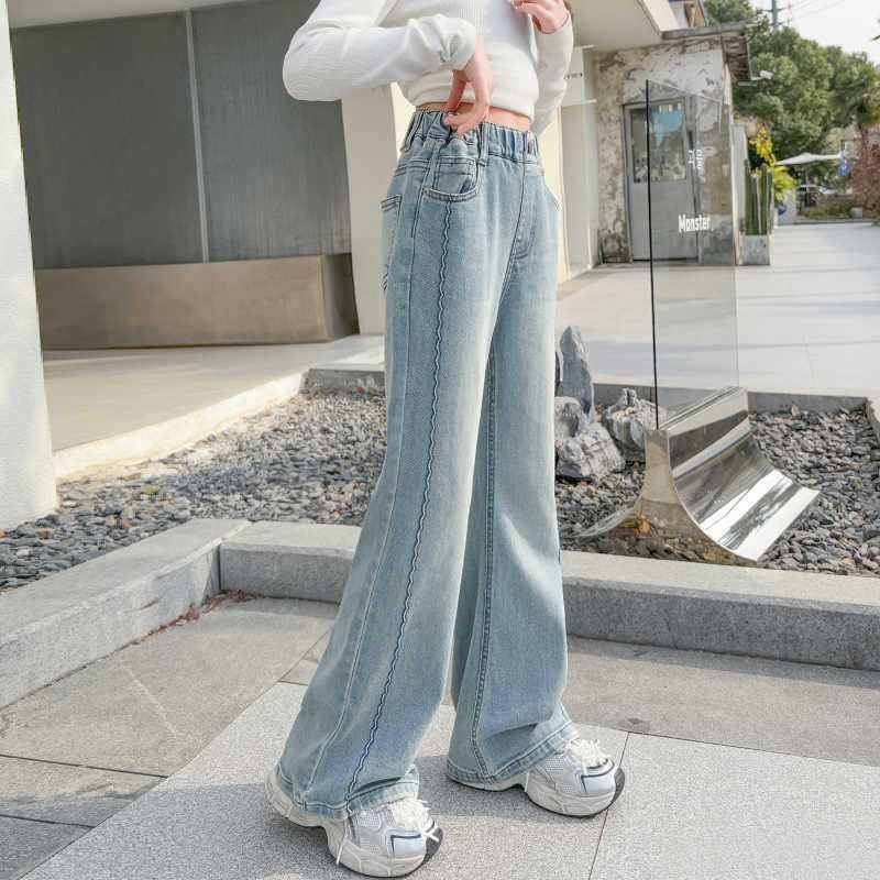 Girls' denim jeans - spring/autumn  new collection: stylish flare pants for kids and teens. this year's trendy cable knit jeans