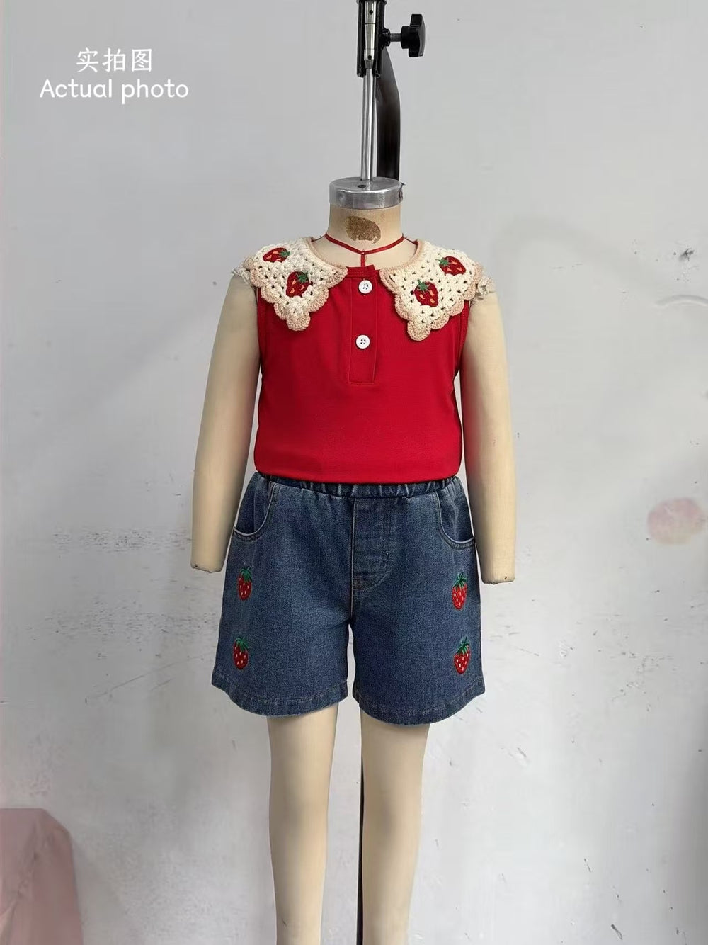 hot selling girls' cute strawberry solid color top with embroidered denim shorts two-piece set