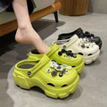 2026 cartoon thick sole crocs women's summer outwear new arrival indoor summer women's stomping on shit feeling non-slip sandals women's