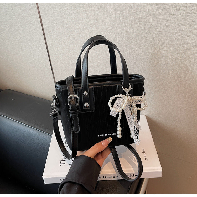 Cross-border Korean version small bag women's summer 2025 new trendy fashion shoulder bag commuter bag outer single portable bucket bag