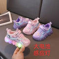 Spring/autumn new cartoon cat light-up sneakers for girls - luminous, breathable mesh casual shoes for toddlers and young children - trendy style