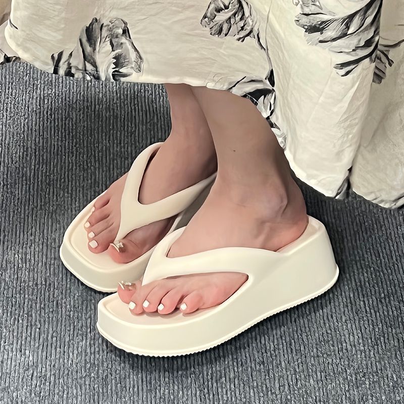 Women's flip-flops: chunky platform, 2025 new summer collection, trendy beach sandals, non-slip & odor-resistant