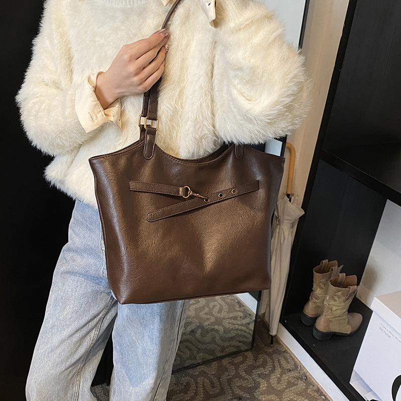 Commuter retro niche matte underarm bag women's 2025 new autumn and winter versatile shoulder bag portable tote bag