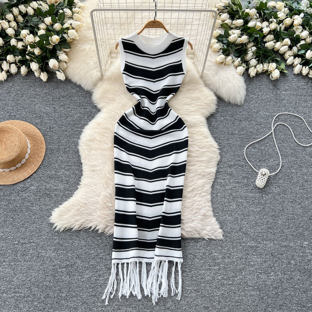 Goddess style elegantsilm round neck sleeveless color block stripesknittingdress women's summer tight hip tassel skirt