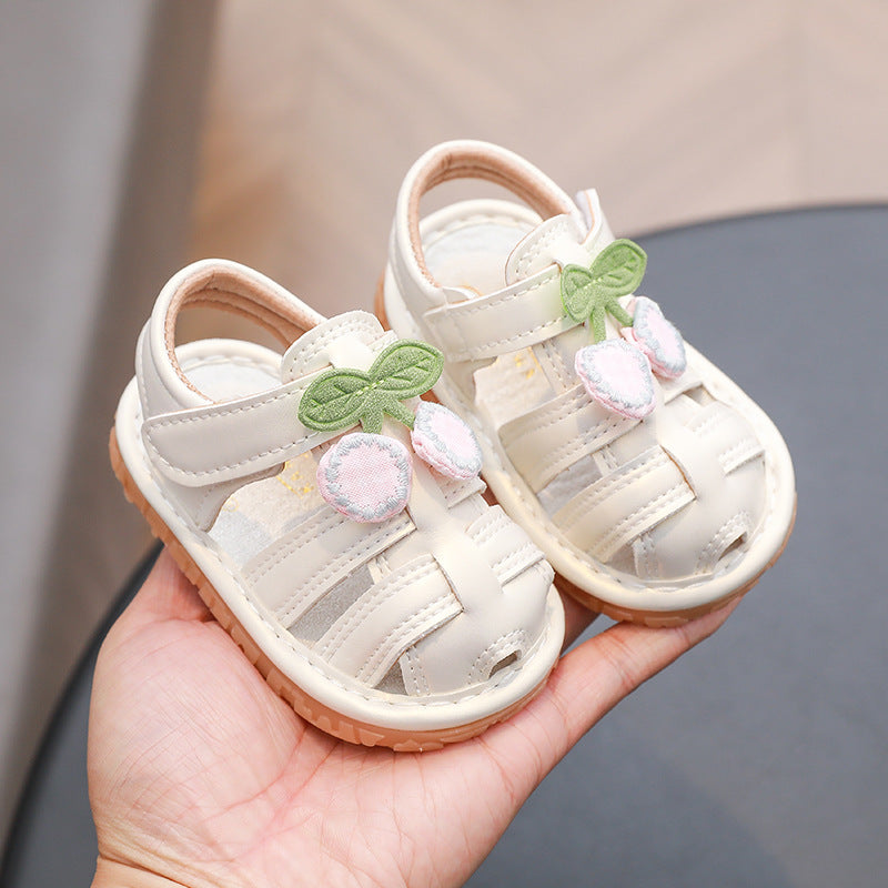 Baby girl's closed-toe sandals, cartoon cherry princess shoes, new summer collection for girls, soft sole non-slip first walking shoes with squeakers
