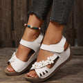 2025 summer new women's wedge heel platform sandals - plus size peep-toe beach sandals with floral embellishments (cross-border)