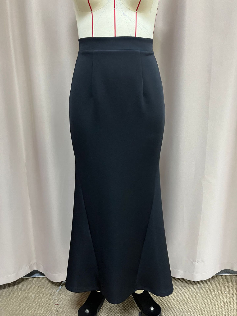 New satin patchwork one-shoulder top & slim-fit bodycon fishtail maxi skirt two-piece set