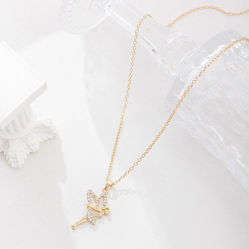 European and american cross-border necklace wholesale: new, niche, high-end jewelry, light luxury diamond-studded pendant, women's wing jewelry accessories