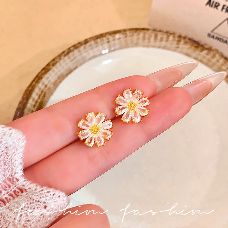 S925 sterling silver needle luxury zircon flower stud earrings - women's fashionable, versatile, unique, and elegant earrings