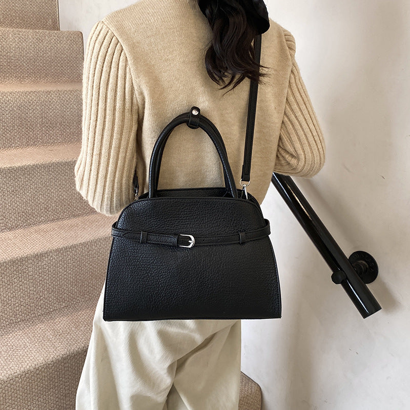Retro style commuter large-capacity handbag fashionable niche simple solid color Korean version versatile light luxury Korean version messenger bag