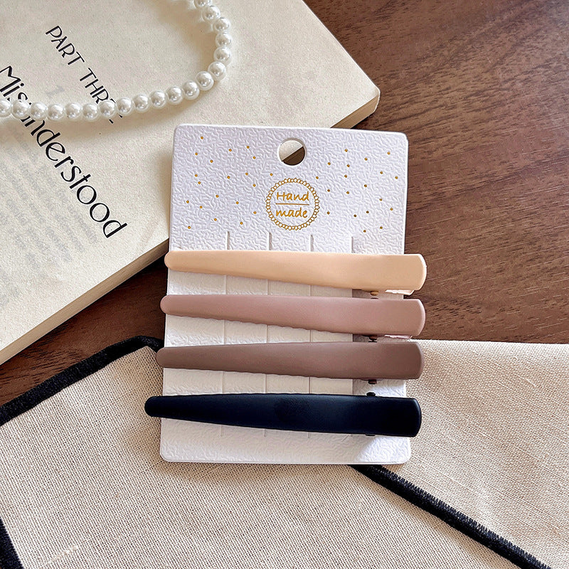 Maillard milk coffee color one-word clip hairpin, large duckbill clip on the back of the head, broken hair on the forehead, side bangs clip