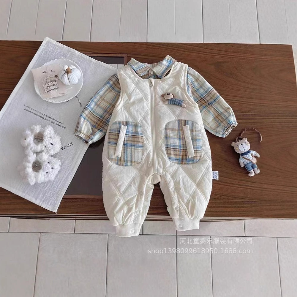Baby outfit set: unisex romper overalls, infant autumn/winter warm two-piece set, trendy outing clothes