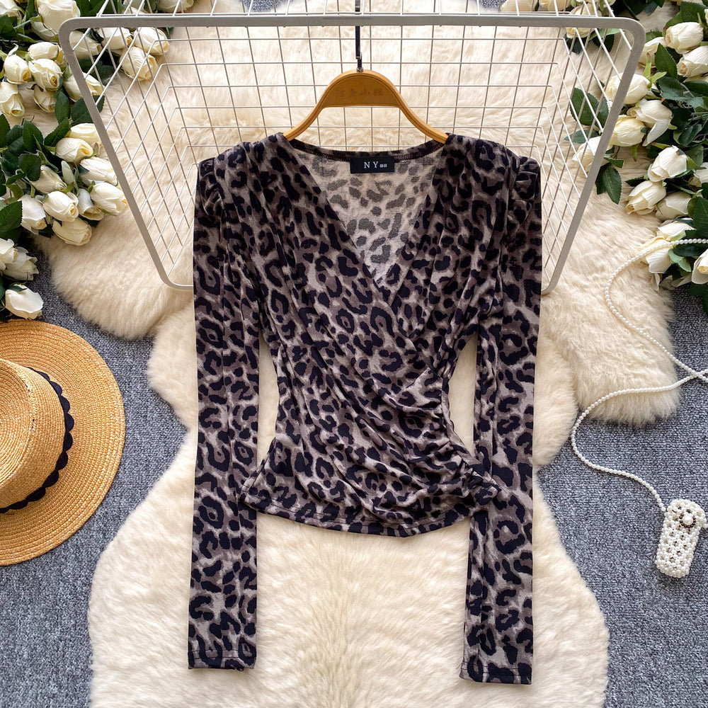 Sophisticated leopard print v-neck shirt: breathable, skin-friendly, long-sleeved top for women - perfect for summer, work, and a slimming, versatile look